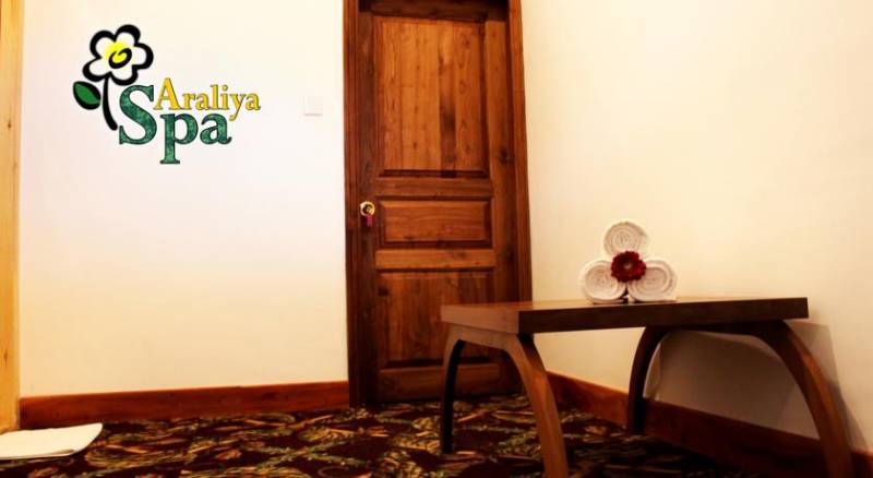 Araliya Green Hills Hotel