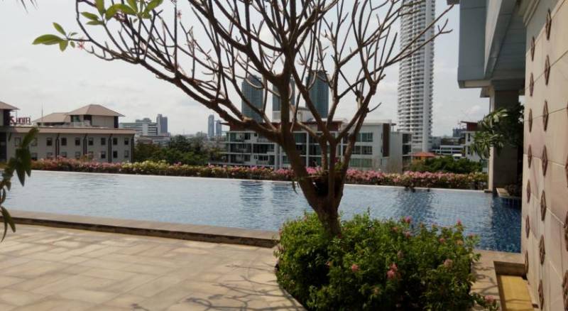 Baan Sathorn Riverfront