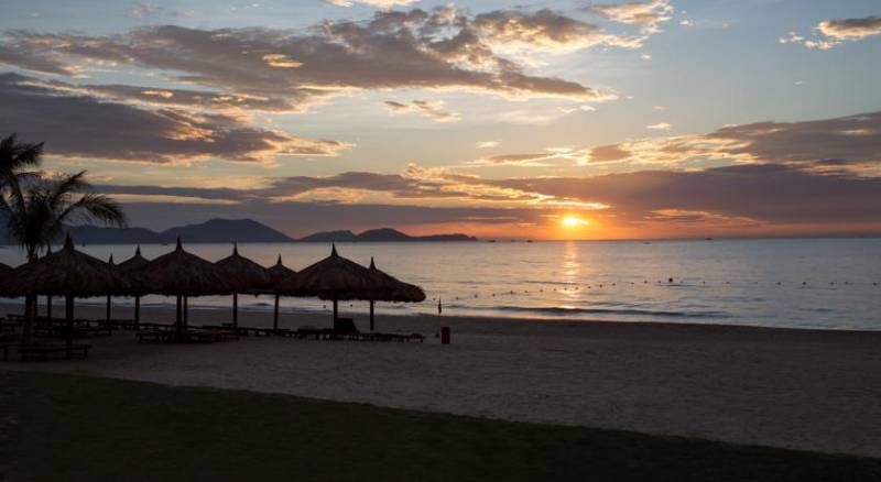 Cam Ranh Riviera Beach Resort & Spa