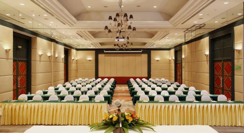 Centara Hotel Hat Yai