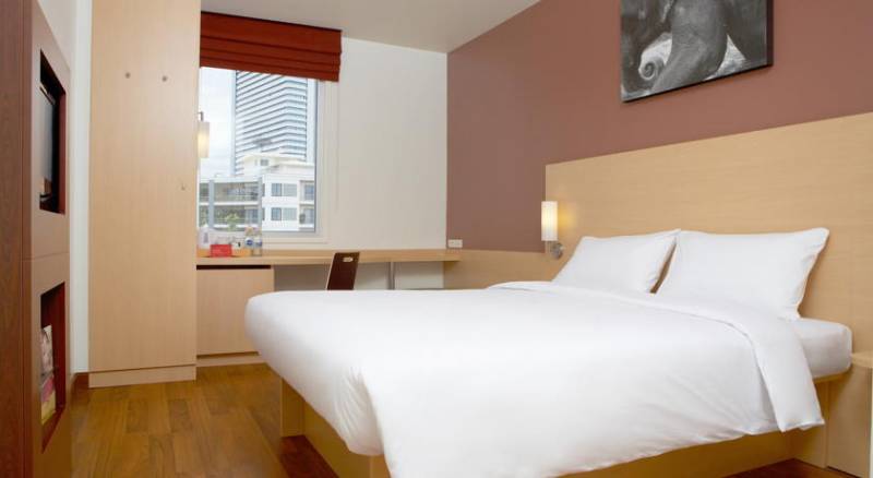 Ibis Bangkok Sathorn