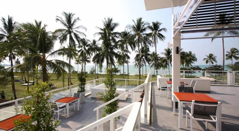 Kantary Beach Hotel Villas & Suites