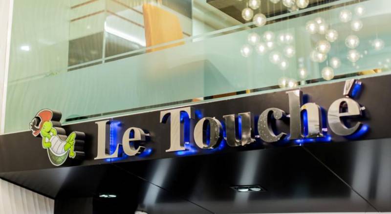 Le Touché Hotel