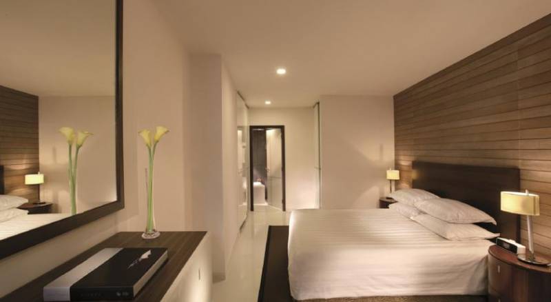 PARKROYAL Serviced Suites Singapore