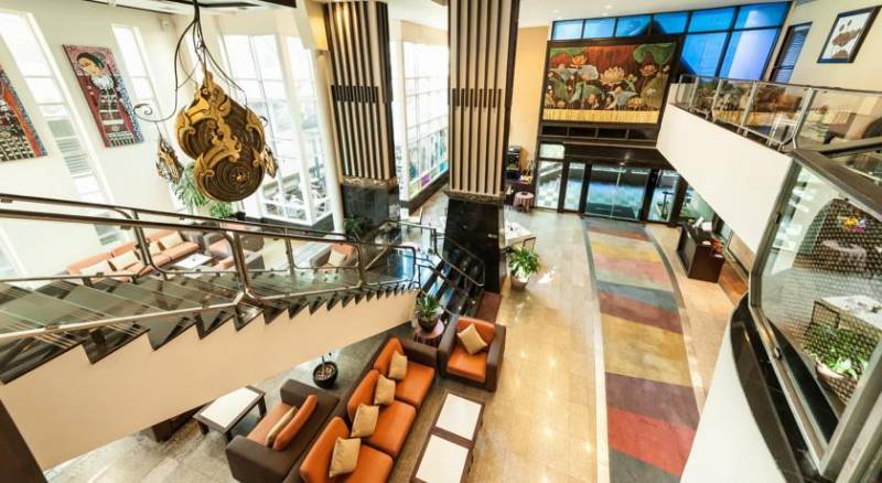 Pinnacle Lumpinee Park Hotel