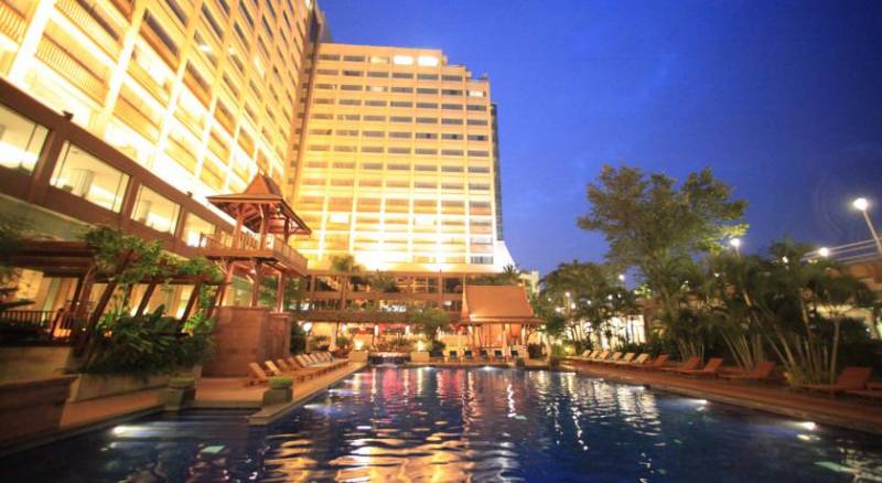 Ramada Plaza Bangkok Menam Riverside