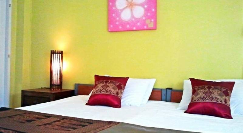 Sabuy Chiangmai Bed & Breakfast