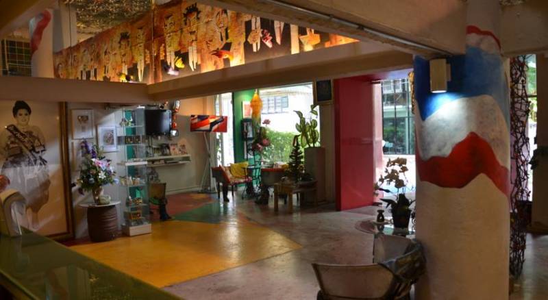 Silom Art Hostel