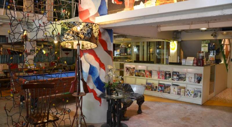 Silom Art Hostel