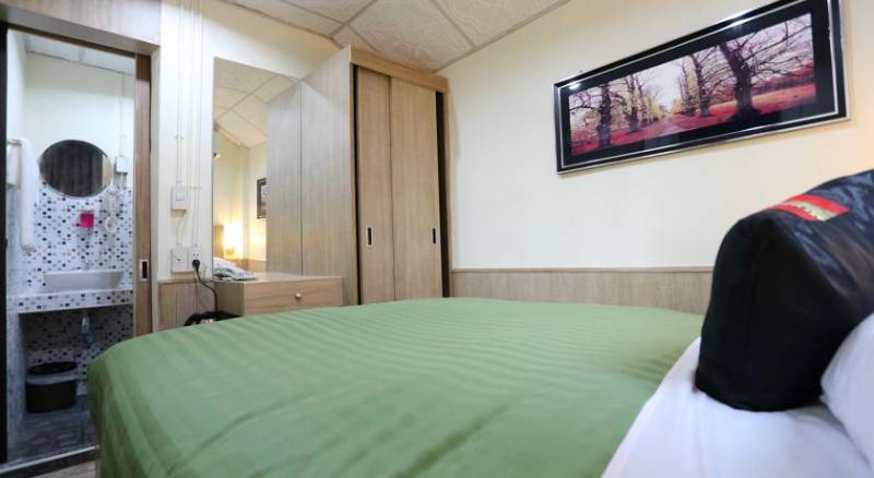 Sukhumvit 20 Guest House