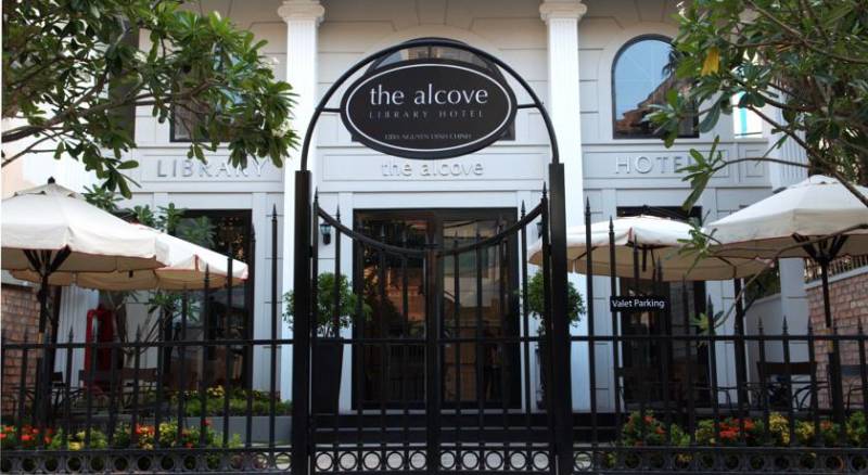 The Alcove Library Hotel