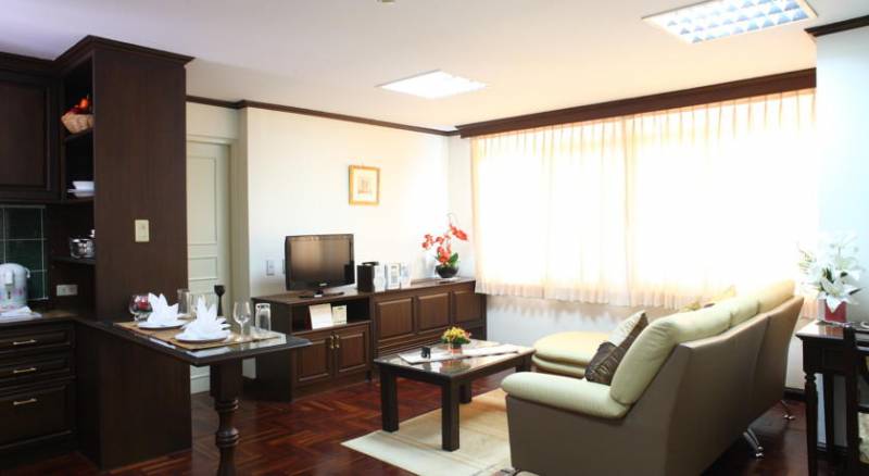 Yellow Ribbon Hills Sathorn Service Apartment