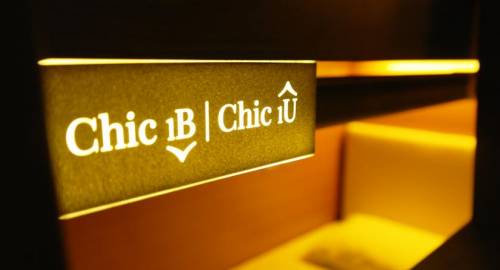 Chic Capsule Otel