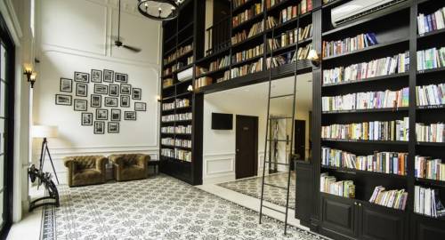 The Alcove Library Hotel