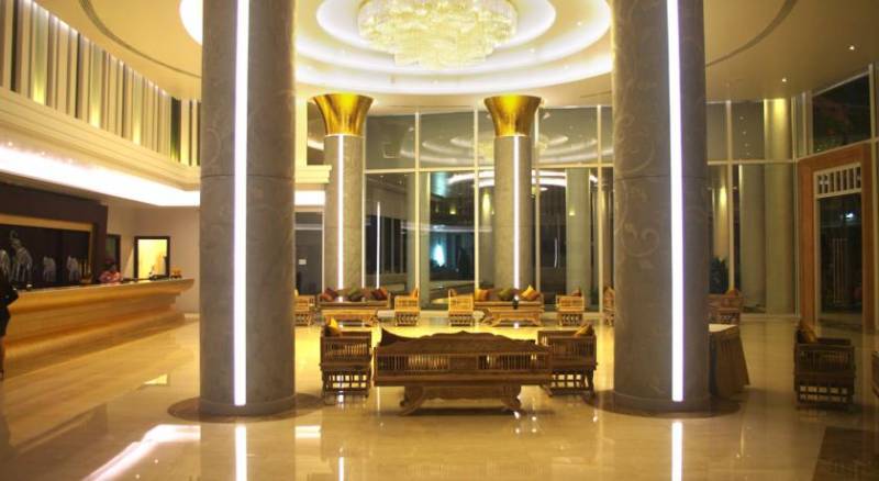 Aiyara Grand Hotel