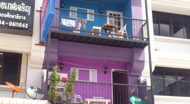 B-trio Guesthouse