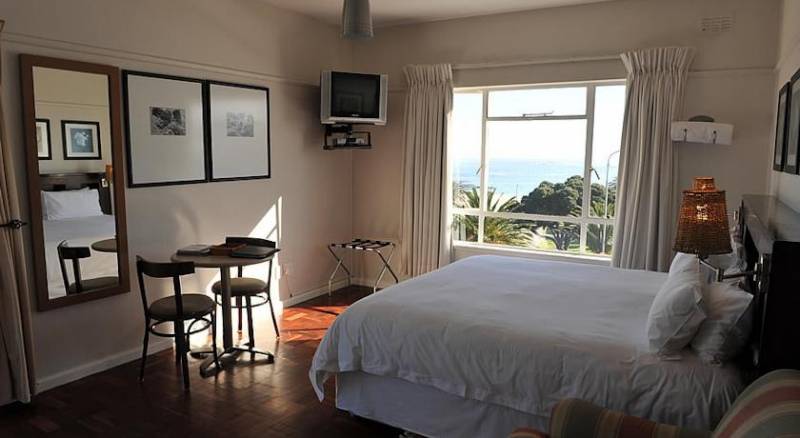 Camps Bay Resort