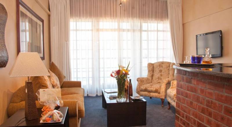 Cape Town Lodge Hotel