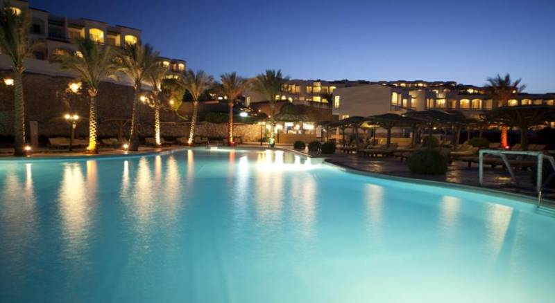 Coral Beach Resort Tiran