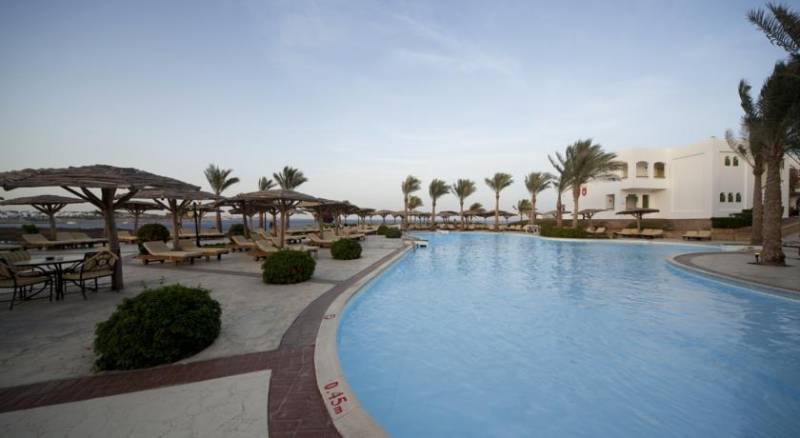 Coral Beach Resort Tiran