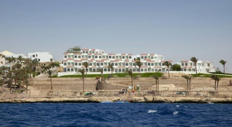 Coral Beach Resort Tiran