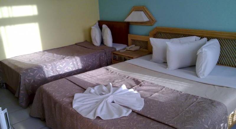 Gaddis Hotel, Suites and Apartments