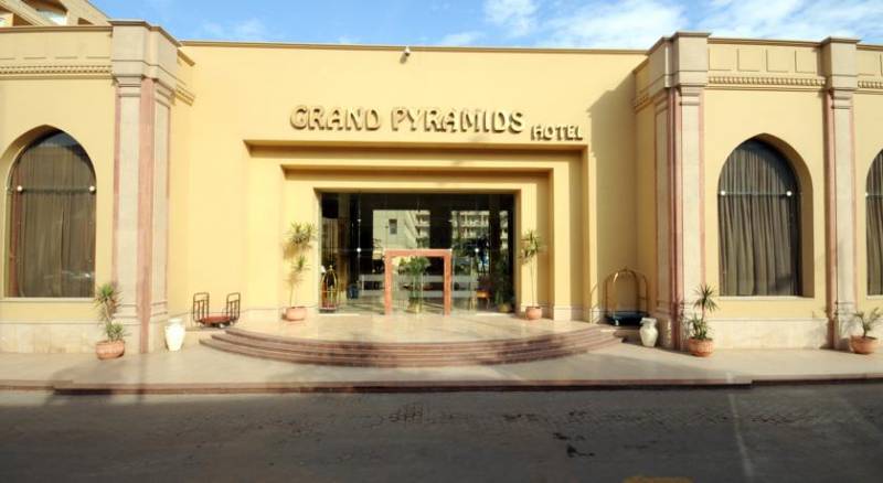 Grand Pyramids Hotel