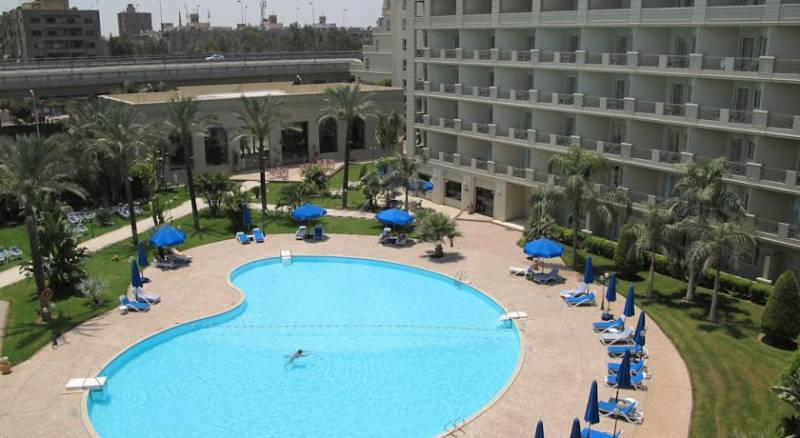 Grand Pyramids Hotel