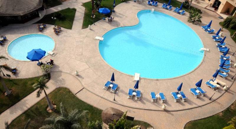 Grand Pyramids Hotel