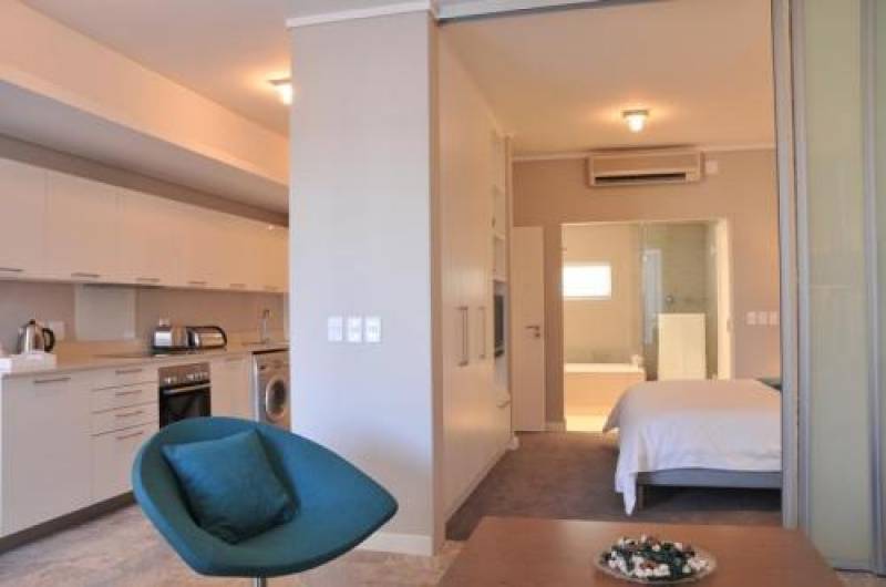 Harbour Bridge Hotel & Suites