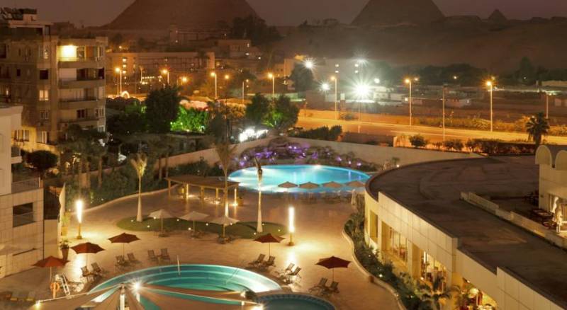 Le Meridien Pyramids Hotel & Spa