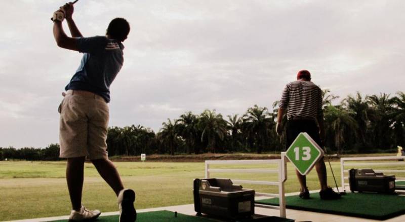 Palm Driving Range & Resort