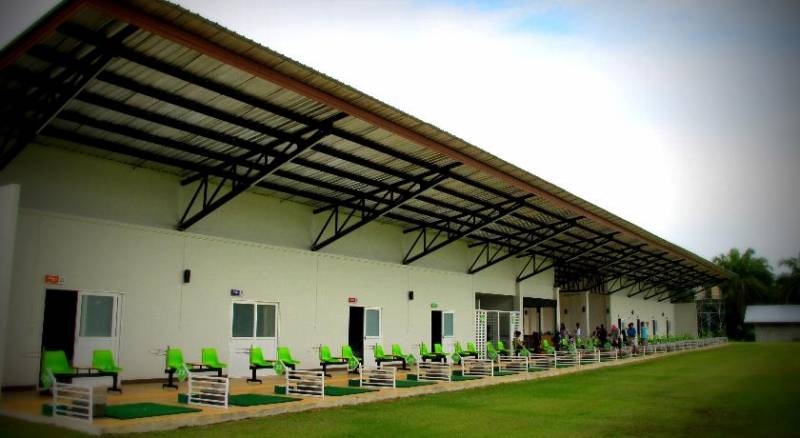 Palm Driving Range & Resort