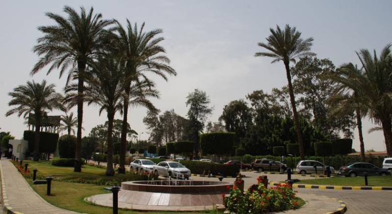 Pyramids Park Resort Cairo (Formerly Intercontinental Pyramids)