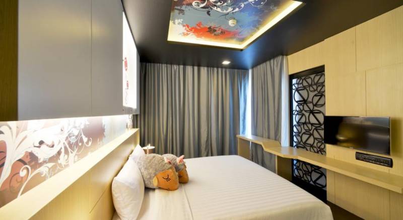 SLEEP WITH ME HOTEL design hotel @ patong