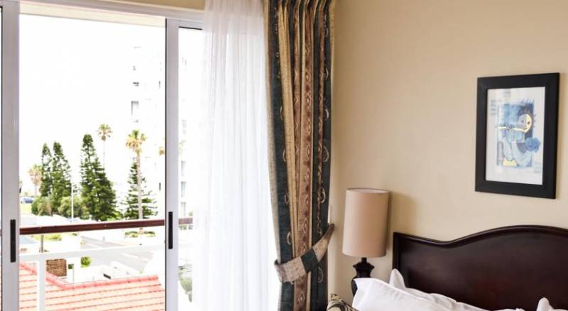 Three Cities Bantry Bay Suite Hotel