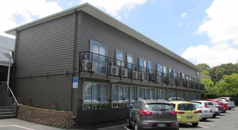 Best Western Newmarket Inn & Suites