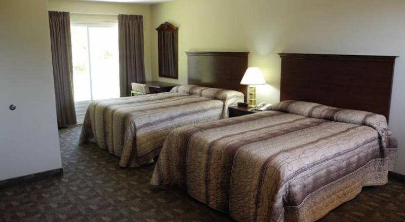 Canadas Best Value Inn & Suites