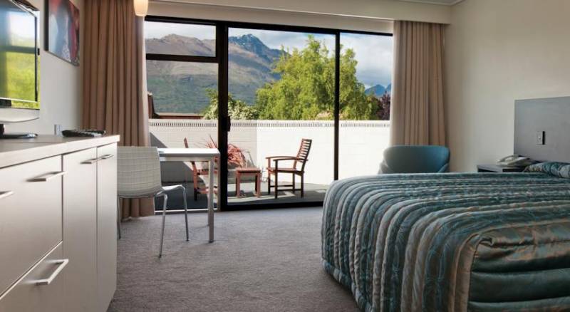 Copthorne Hotel & Apartments Queenstown Lakeview