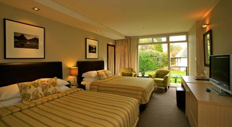 Distinction Te Anau Hotel & Villas