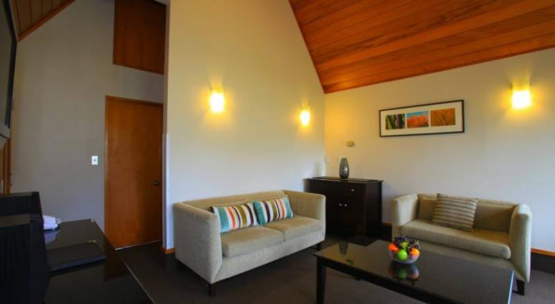 Distinction Te Anau Hotel & Villas