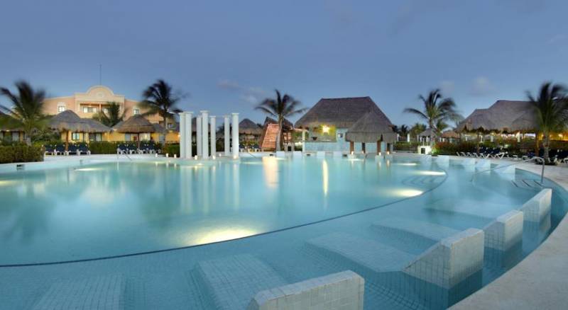 Grand Palladium White Sand Resort & Spa - All Inclusive