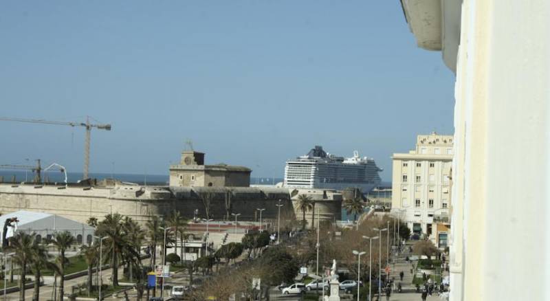 Hotel De La Ville