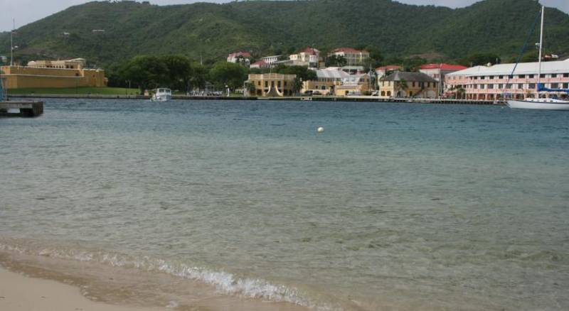 Hotel on the Cay