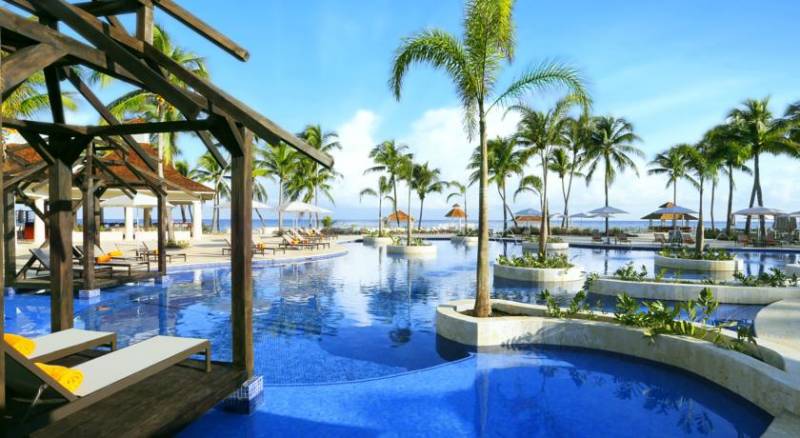 Hyatt Ziva Rose Hall - All Inclusive