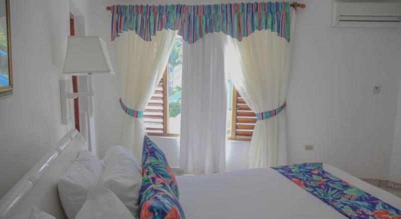 Negril Treehouse Resort