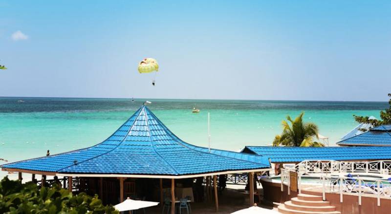 Negril Treehouse Resort