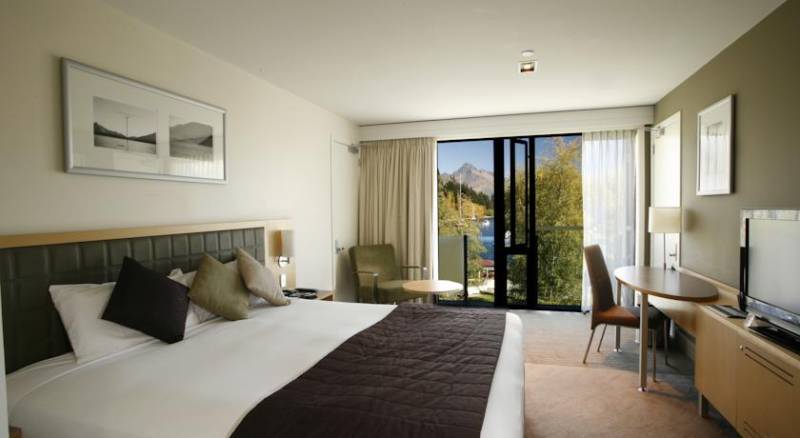 Novotel Queenstown Lakeside