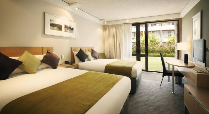 Novotel Queenstown Lakeside