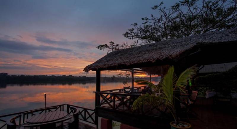 Sunset Bungalows Resort